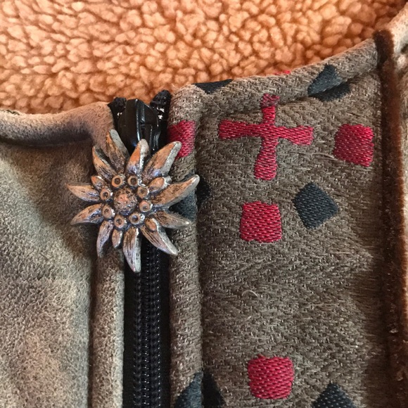 Hell is for heroes faux shearling vest. - Picture 4 of 12